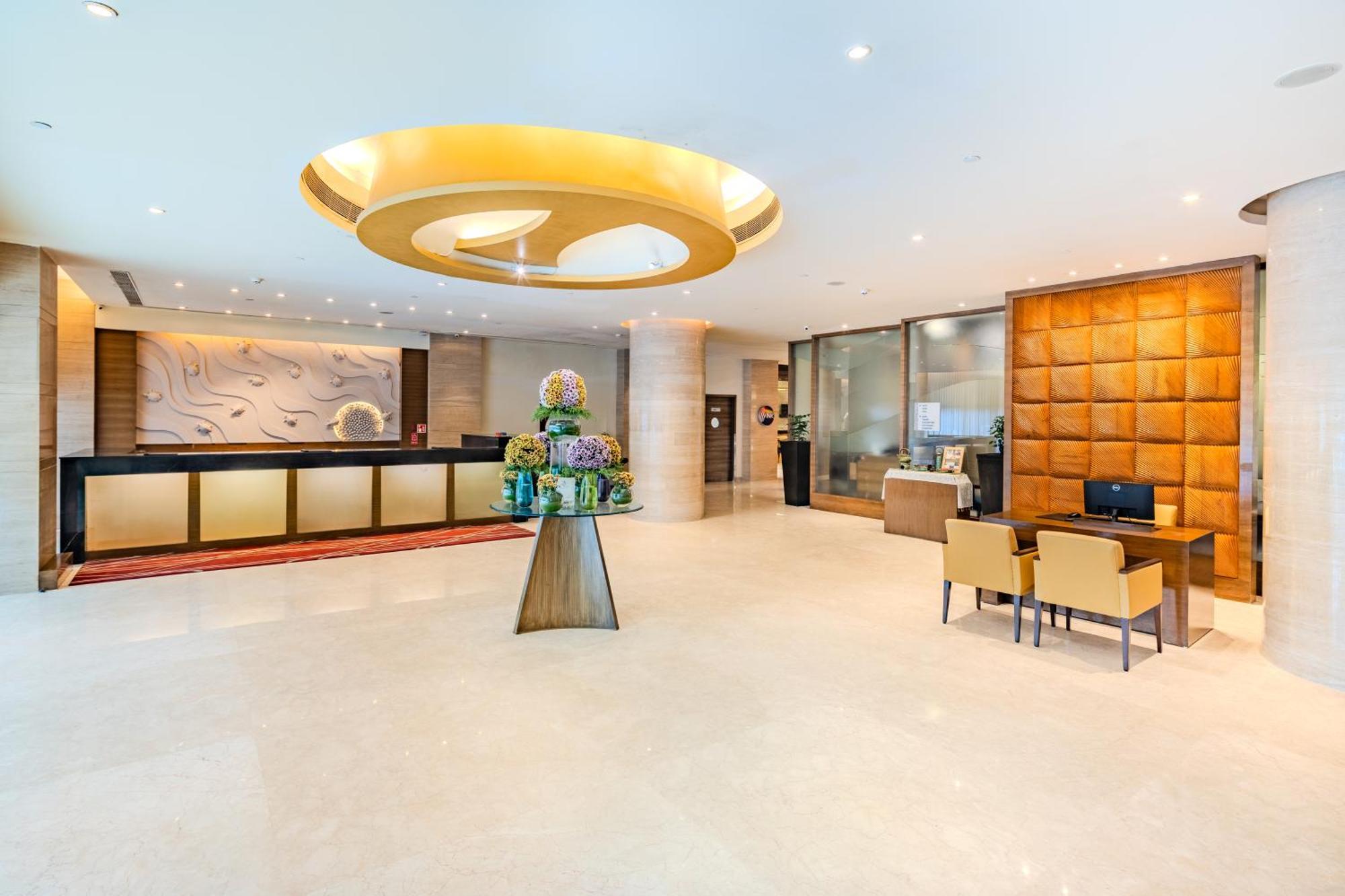 วิวันตา บาย ทาจ - ปานาจี Hotel ปณชี ภายนอก รูปภาพ